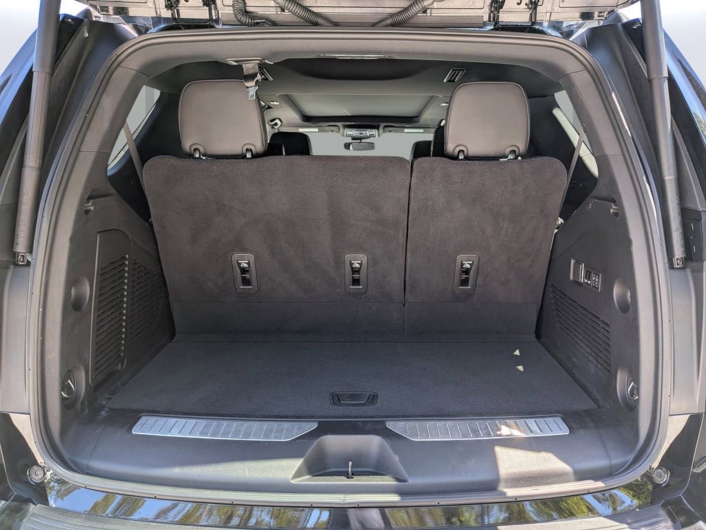 Used 2024 Chevrolet Tahoe Z71 w/ Luxury Package image 13