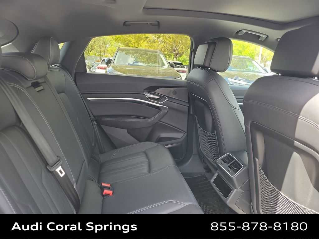 Certified 2023 Audi e-tron Premium Plus w/ Premium Plus Package image 21