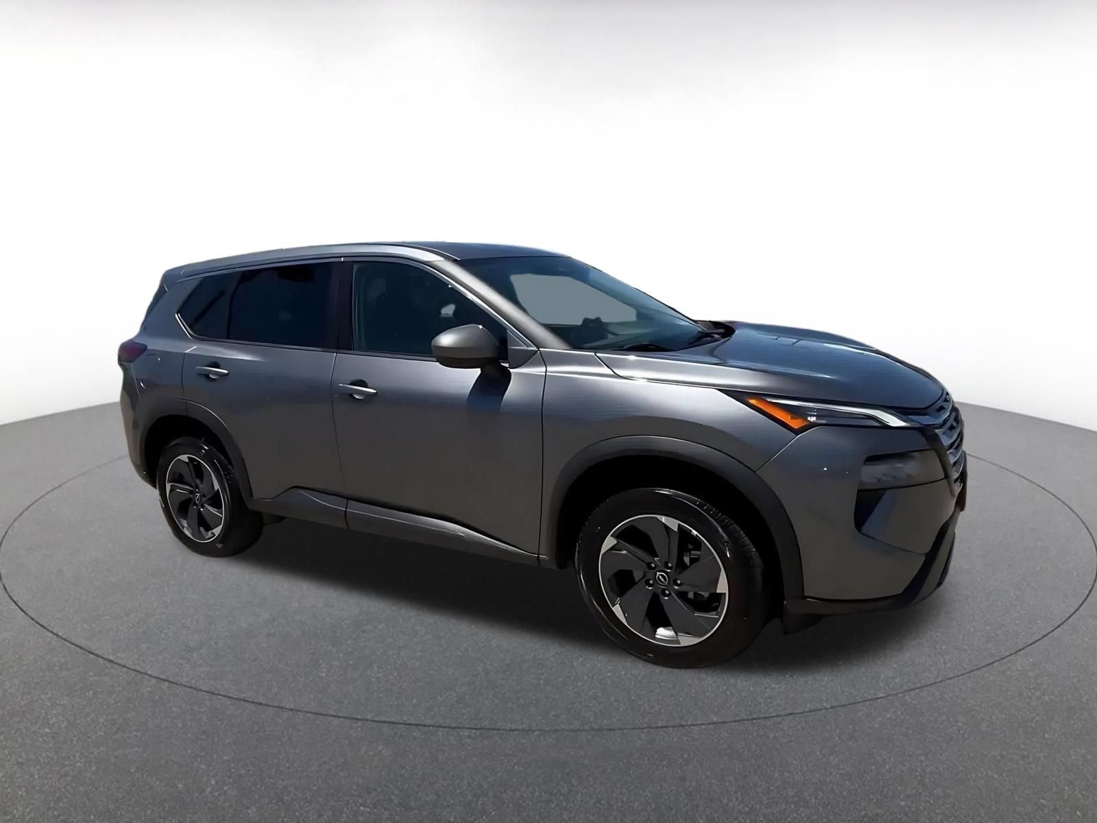 Used 2025 Nissan Rogue SV FWD image 2