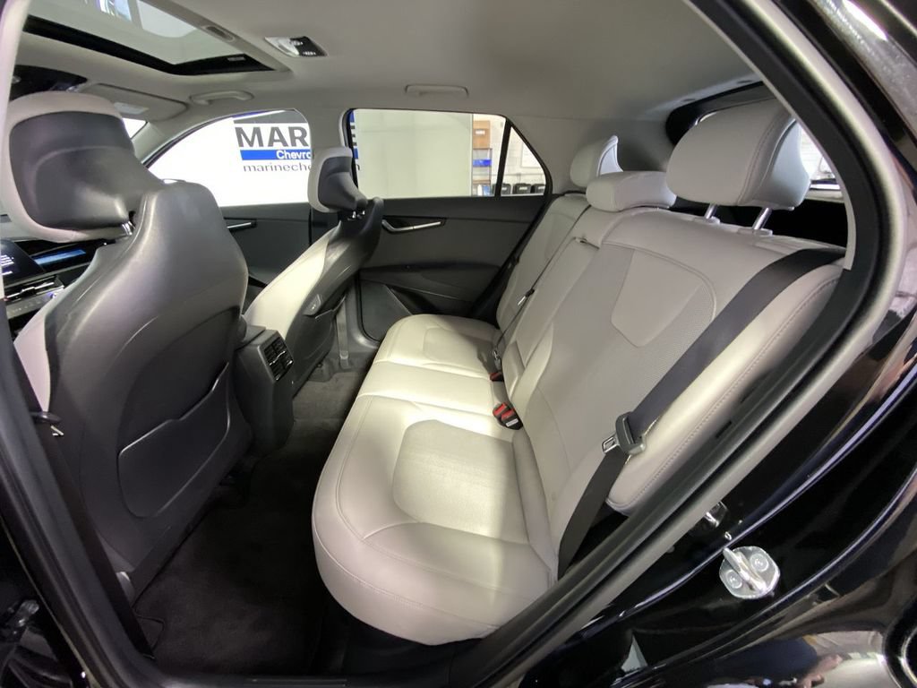 Used 2024 Kia Niro EX Touring FWD image 31