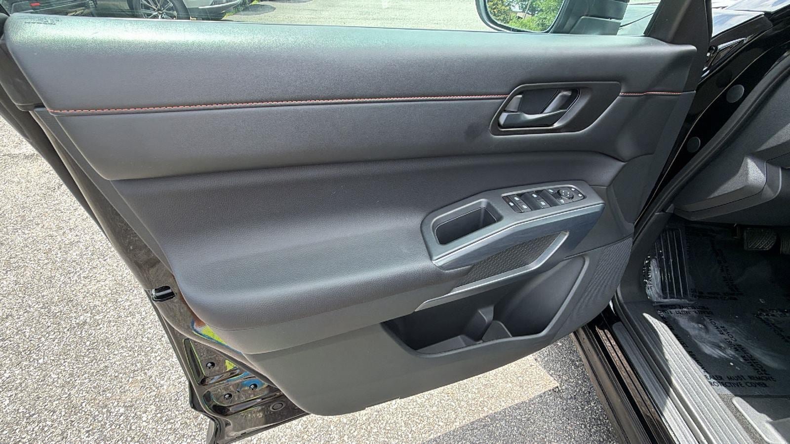 Used 2024 Nissan Pathfinder Rock Creek AWD/4WD image 11