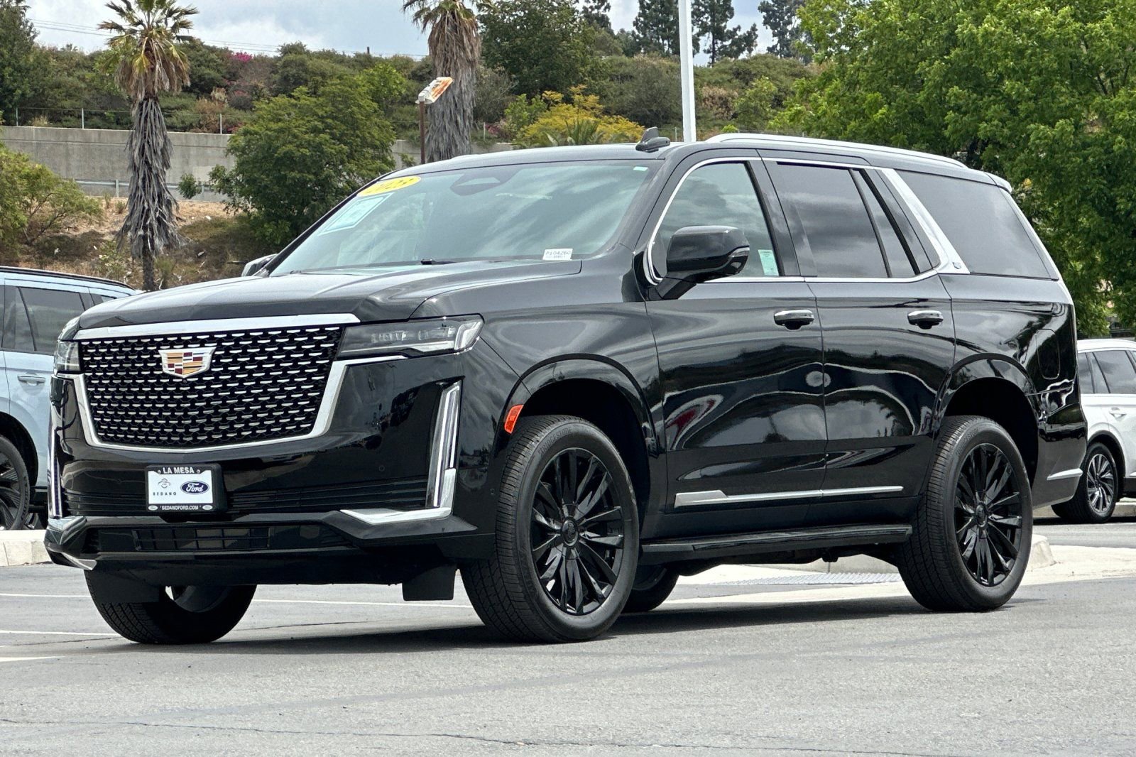 Used 2023 Cadillac Escalade Premium Luxury AWD/4WD image 7