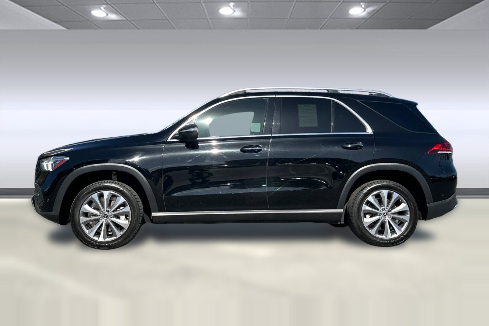 Used 2022 Mercedes-Benz GLE 350 4MATIC image 2