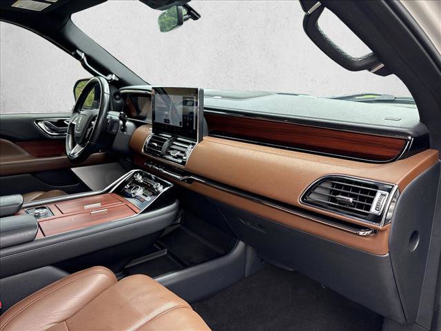 Used 2024 Lincoln Navigator Reserve AWD/4WD image 25