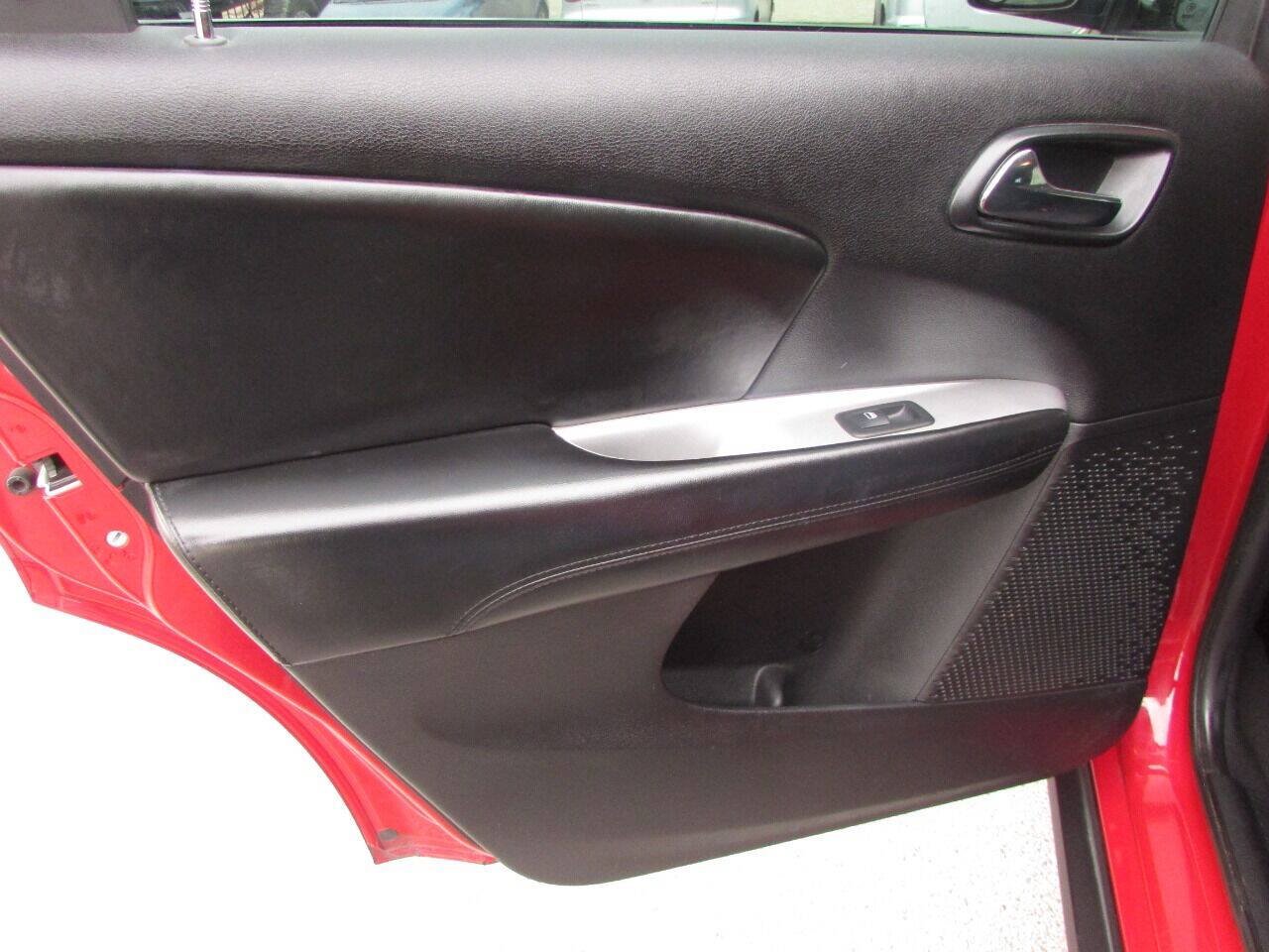 Used 2013 Dodge Journey American Value Package w/ Flexible Seating Group FWD image 27