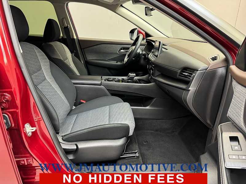 Used 2023 Nissan Rogue SV AWD/4WD image 19