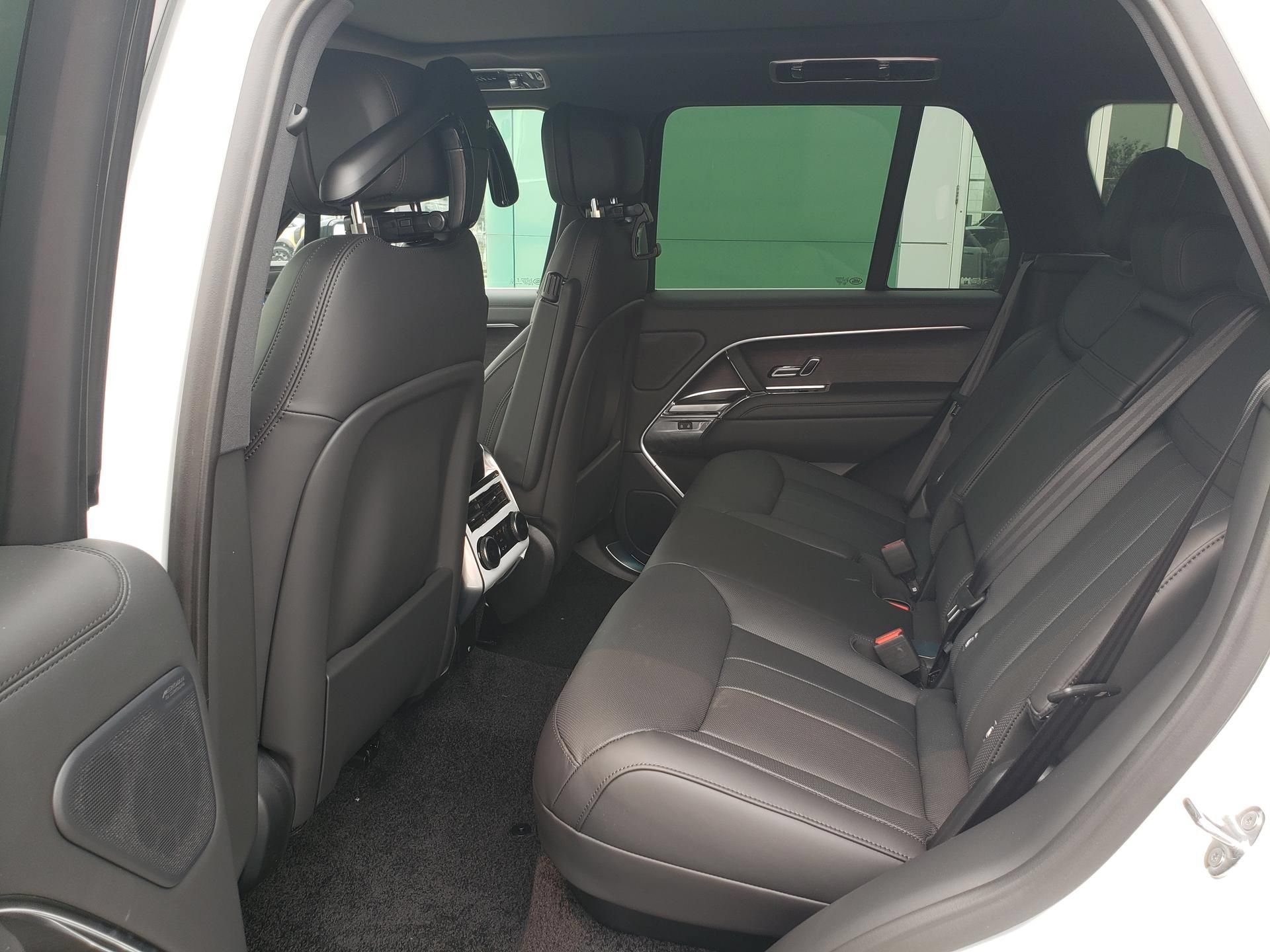 New 2026 Land Rover Range Rover SE AWD/4WD image 12