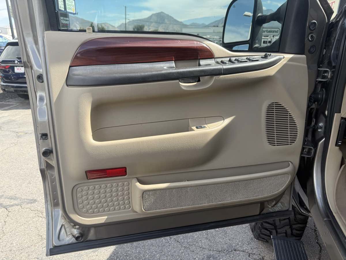 Used 2005 Ford Excursion Limited AWD/4WD image 14
