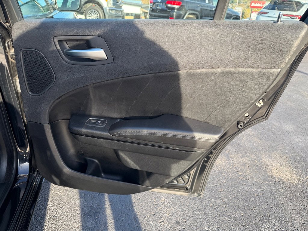 Used 2018 Dodge Charger SXT Plus w/ Blacktop Package image 25