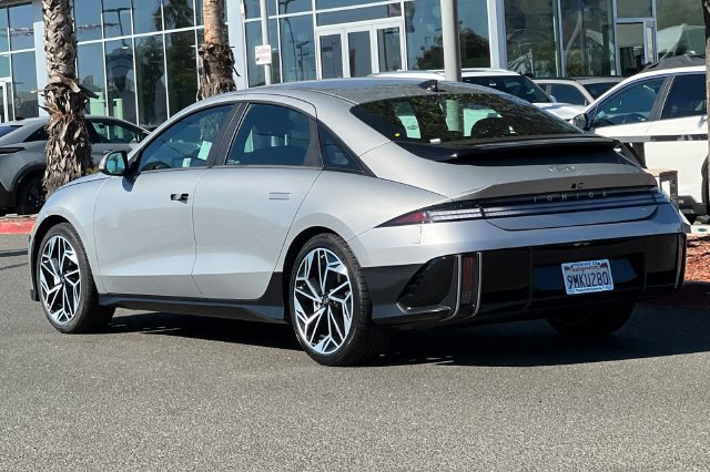 Used 2024 Hyundai Ioniq 6 SEL RWD image 6
