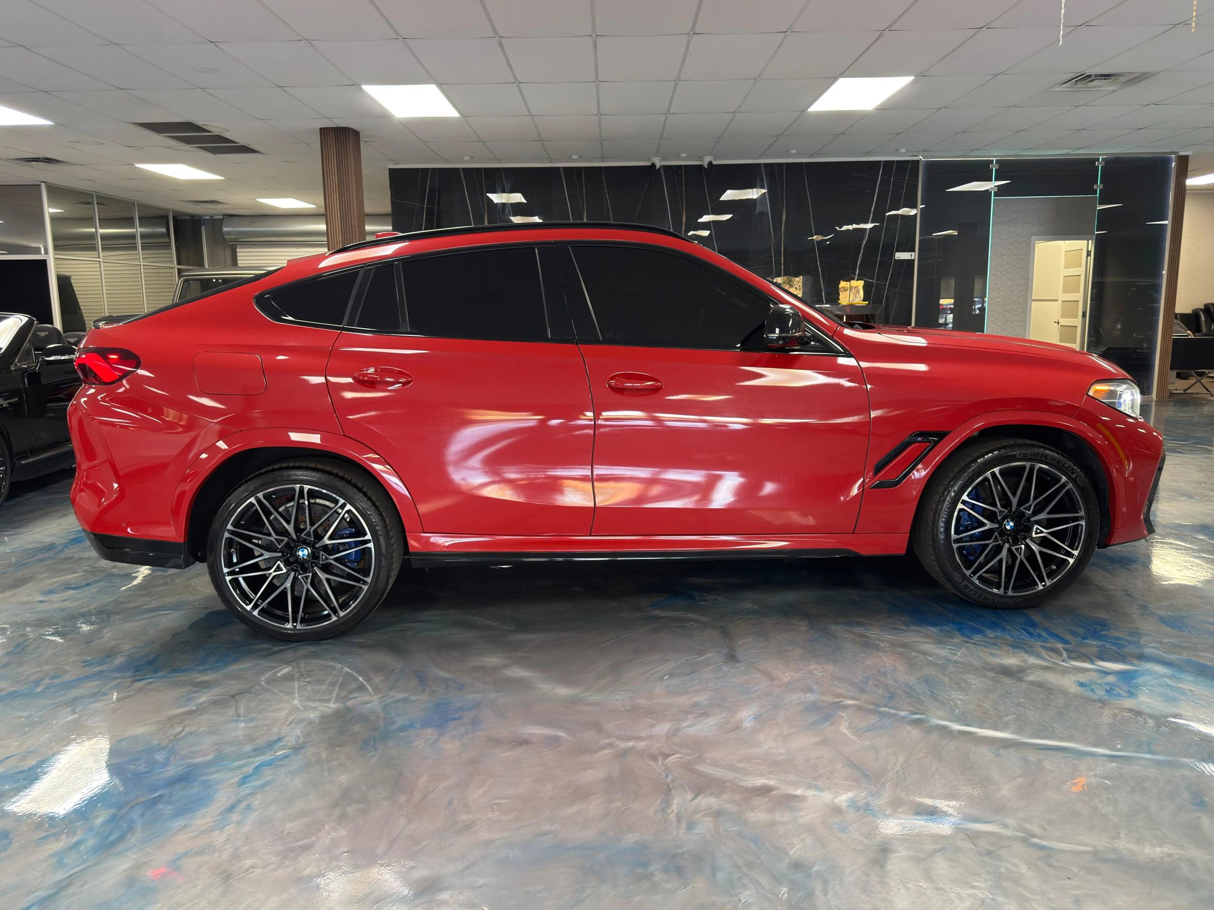Used 2020 BMW X6 M Competition w/ Executive Package image 4
