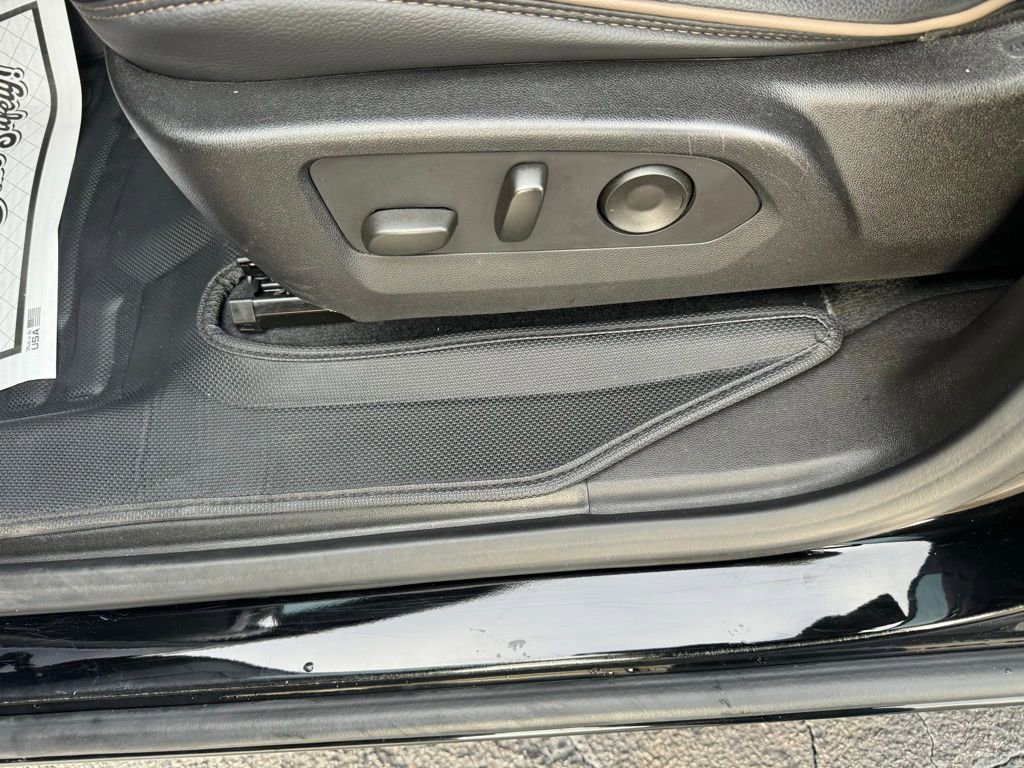 Certified 2024 GMC Canyon Denali image 6