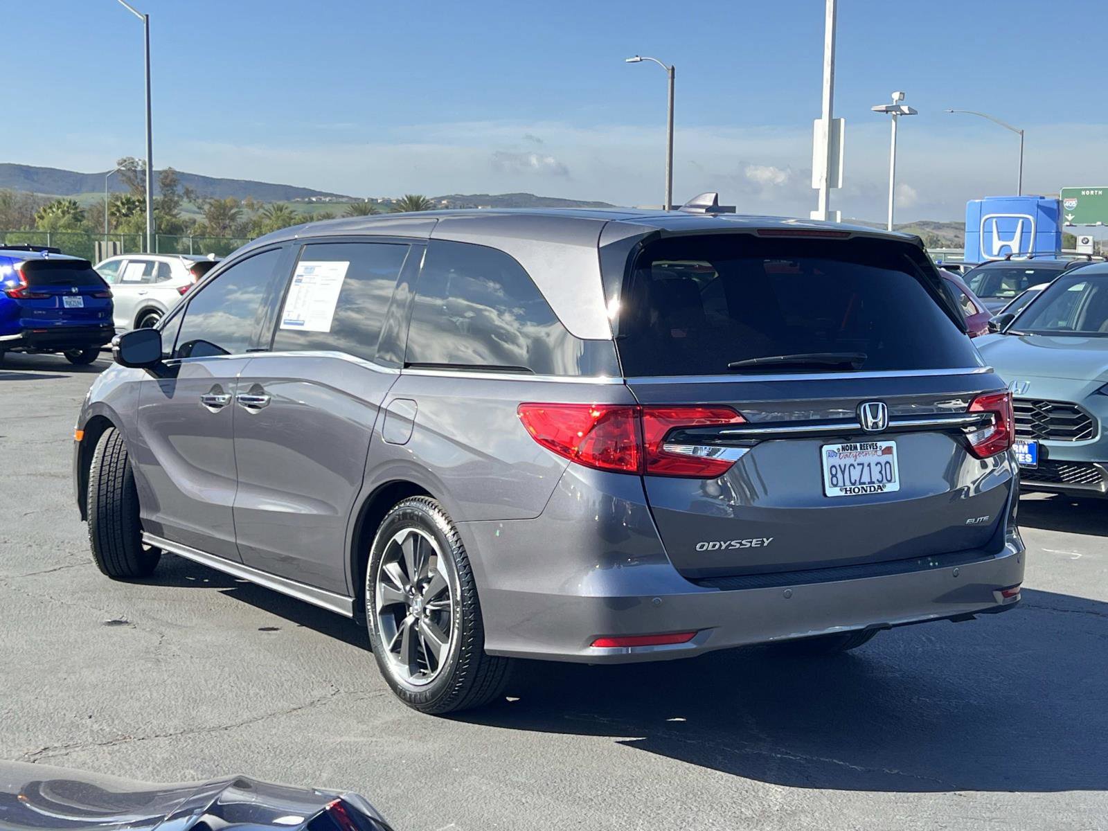 Used 2022 Honda Odyssey Elite image 3