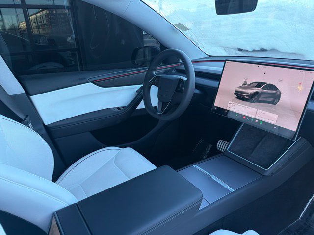 Used 2026 Tesla Model Y Performance AWD/4WD image 12