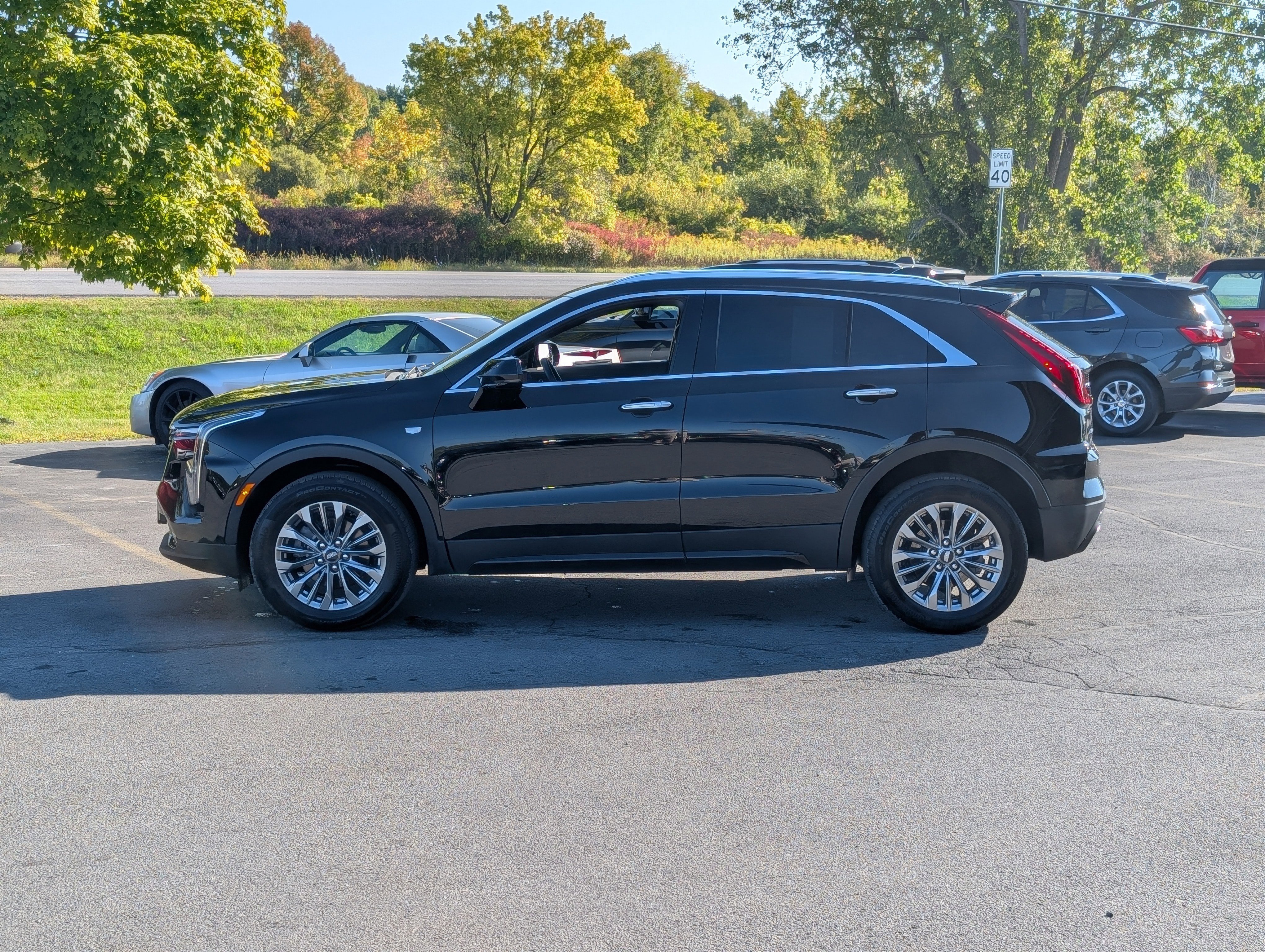 Used 2024 Cadillac XT4 Premium Luxury image 7