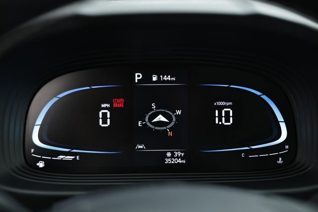 Used 2023 Hyundai Venue Limited image 29