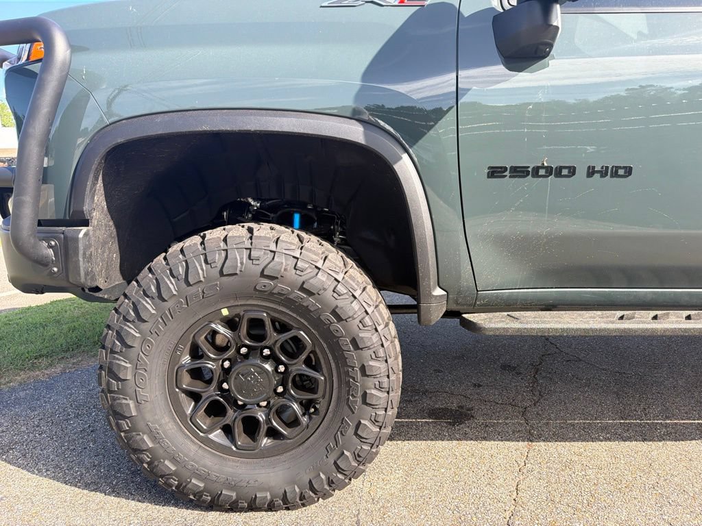 New 2026 Chevrolet Silverado 2500 ZR2 w/ ZR2 Bison Edition AWD/4WD image 9