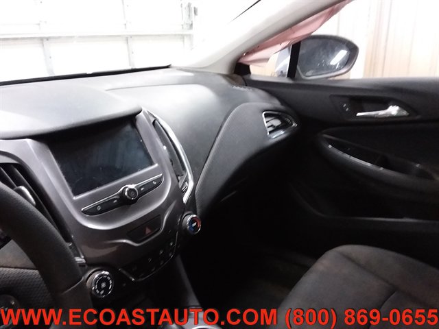 Used 2017 Chevrolet Cruze LT w/ Convenience Package FWD image 12