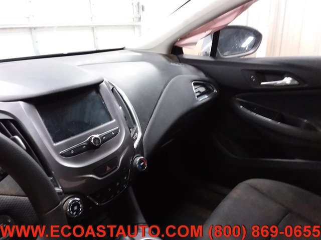 Used 2017 Chevrolet Cruze LT w/ Convenience Package image 12