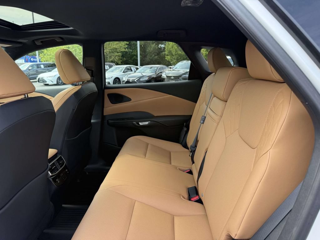 Used 2024 Lexus RX 350 Premium w/ Accessory Package (Z1) AWD/4WD image 17
