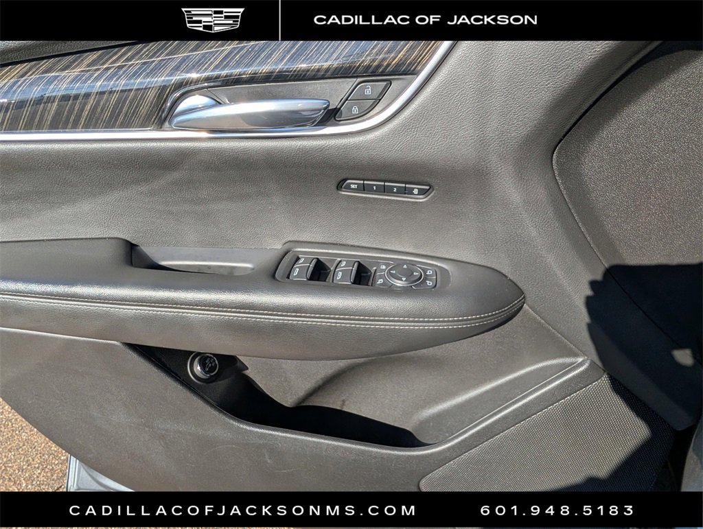 Used 2022 Cadillac XT6 Premium Luxury image 18