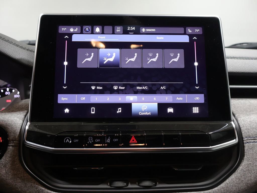 Used 2023 Jeep Compass Latitude w/ Convenience Group AWD/4WD image 31