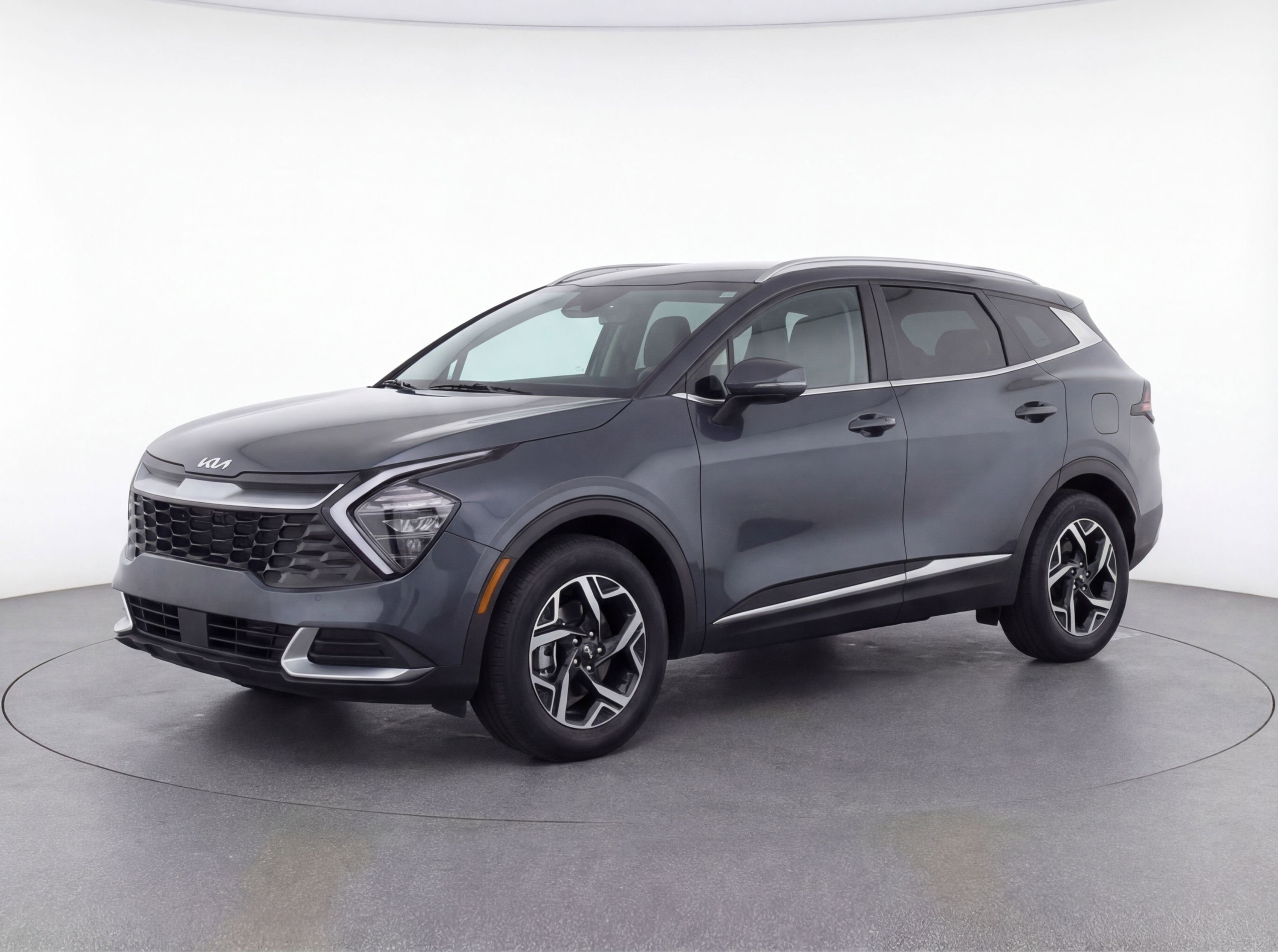 Used 2025 Kia Sportage LX FWD image 3