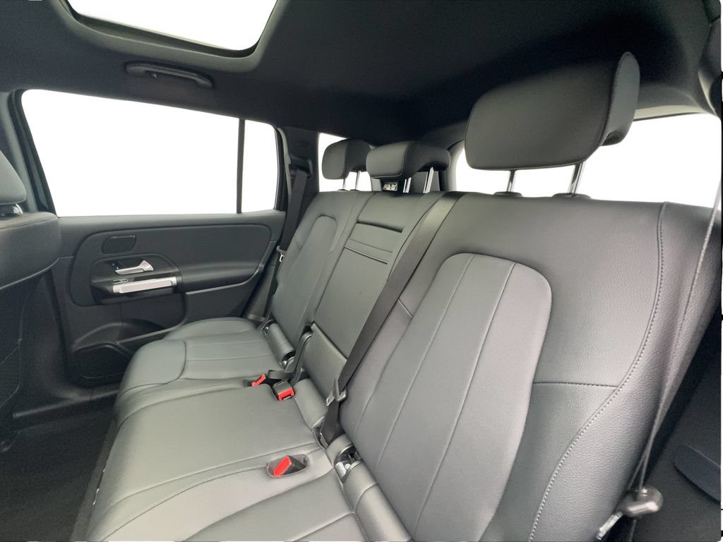 Used 2023 Mercedes-Benz EQB 300 4MATIC image 24