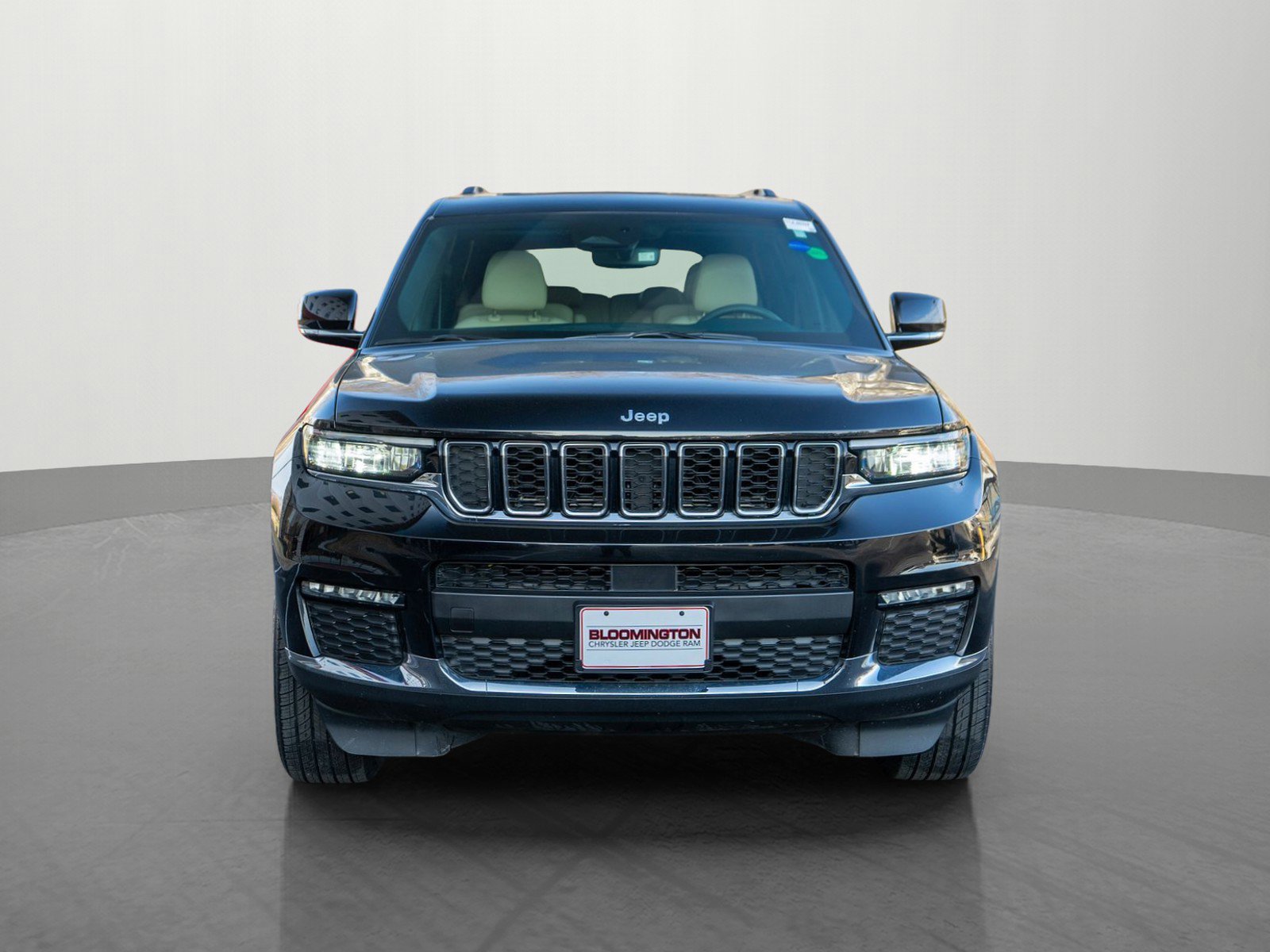 Used 2023 Jeep Grand Cherokee L Limited AWD/4WD image 2