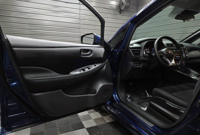 Used 2023 Nissan Leaf S FWD image 29