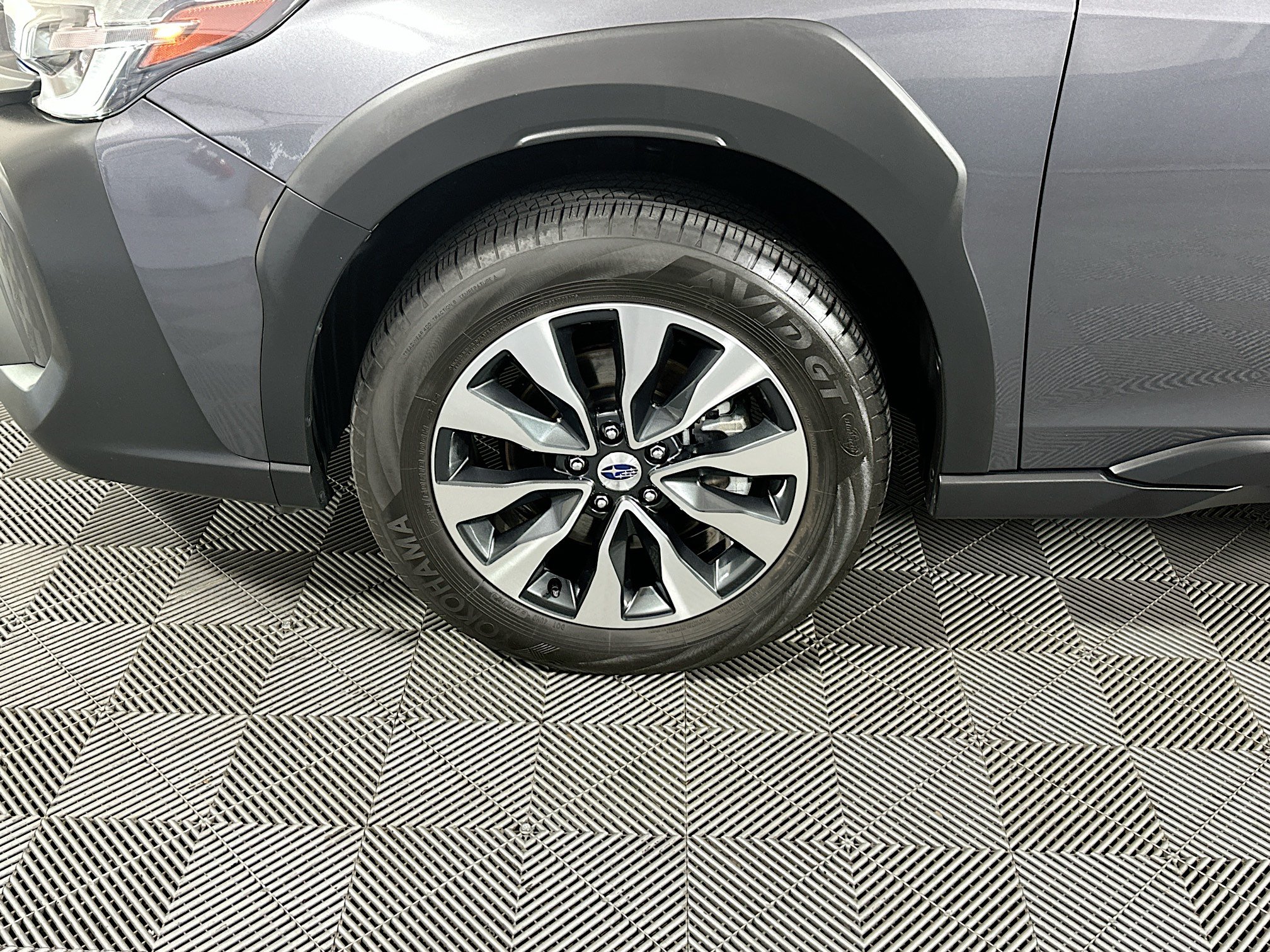 Used 2025 Subaru Outback Limited AWD/4WD image 11