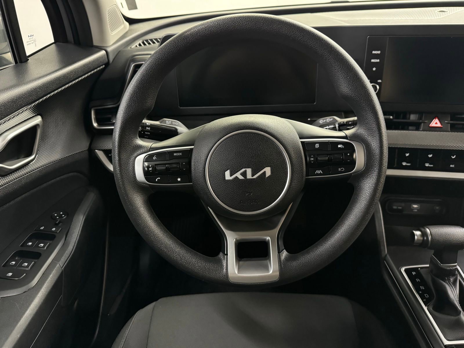 Used 2024 Kia Sportage LX image 13