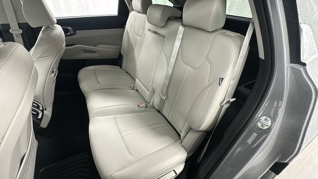 New 2026 Kia Sorento S image 12