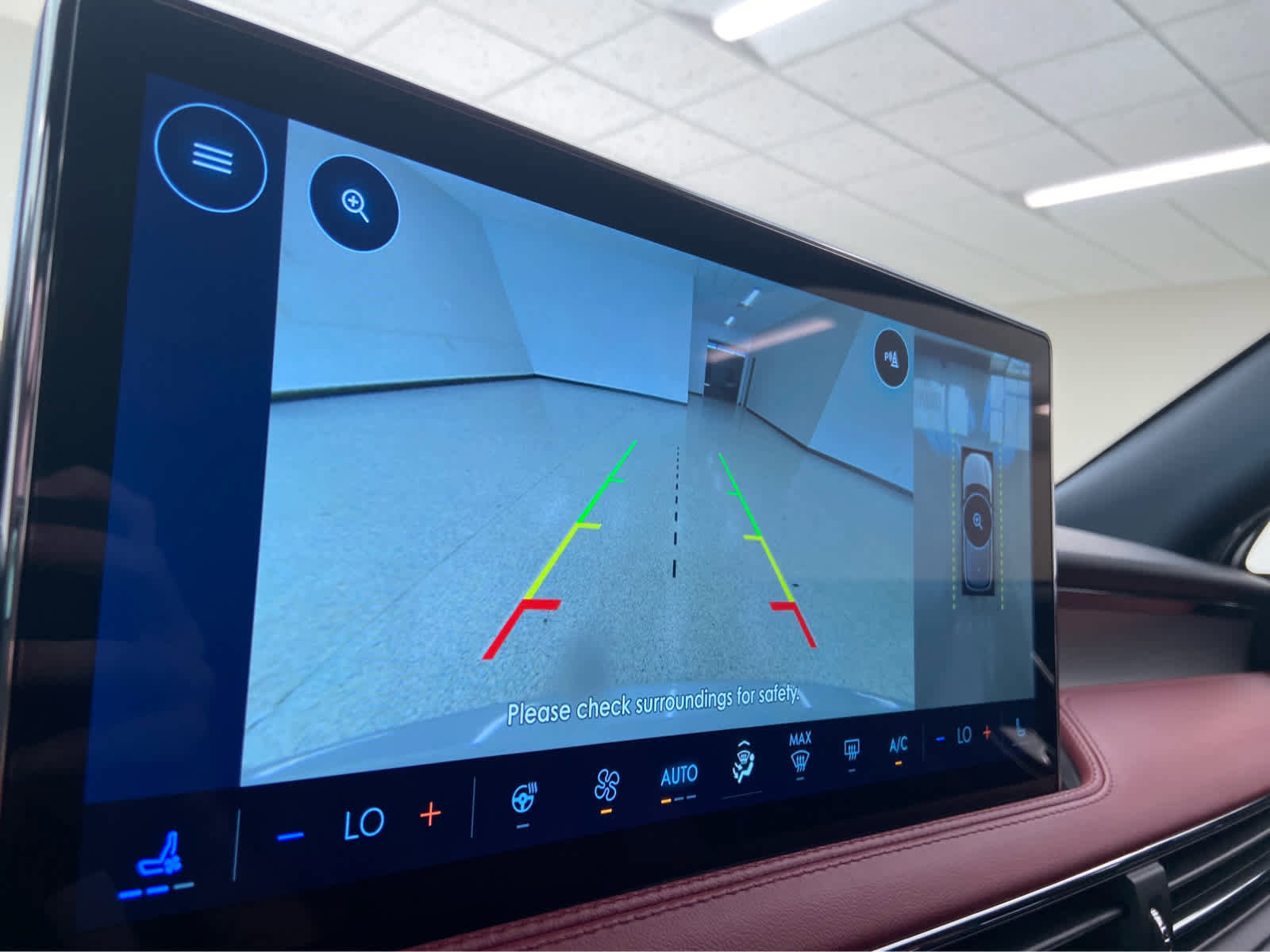 Used 2025 Lincoln Corsair Reserve w/ Jet Appearance Package image 37