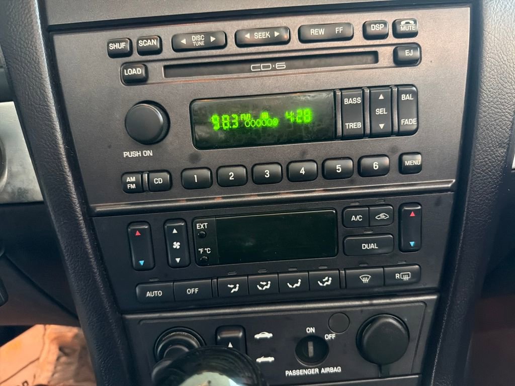 Used 2003 Ford Thunderbird image 22