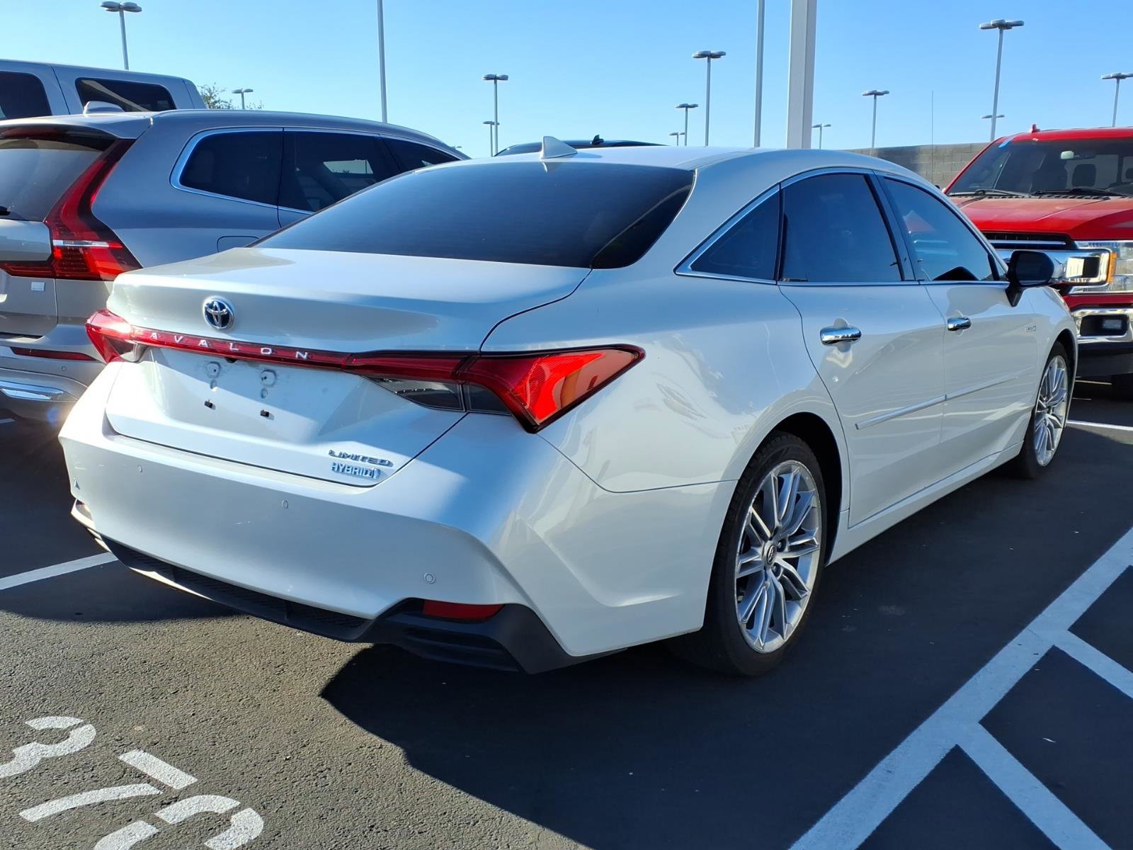 Certified 2021 Toyota Avalon Limited w/ Advanced Safety Package FWD image 4