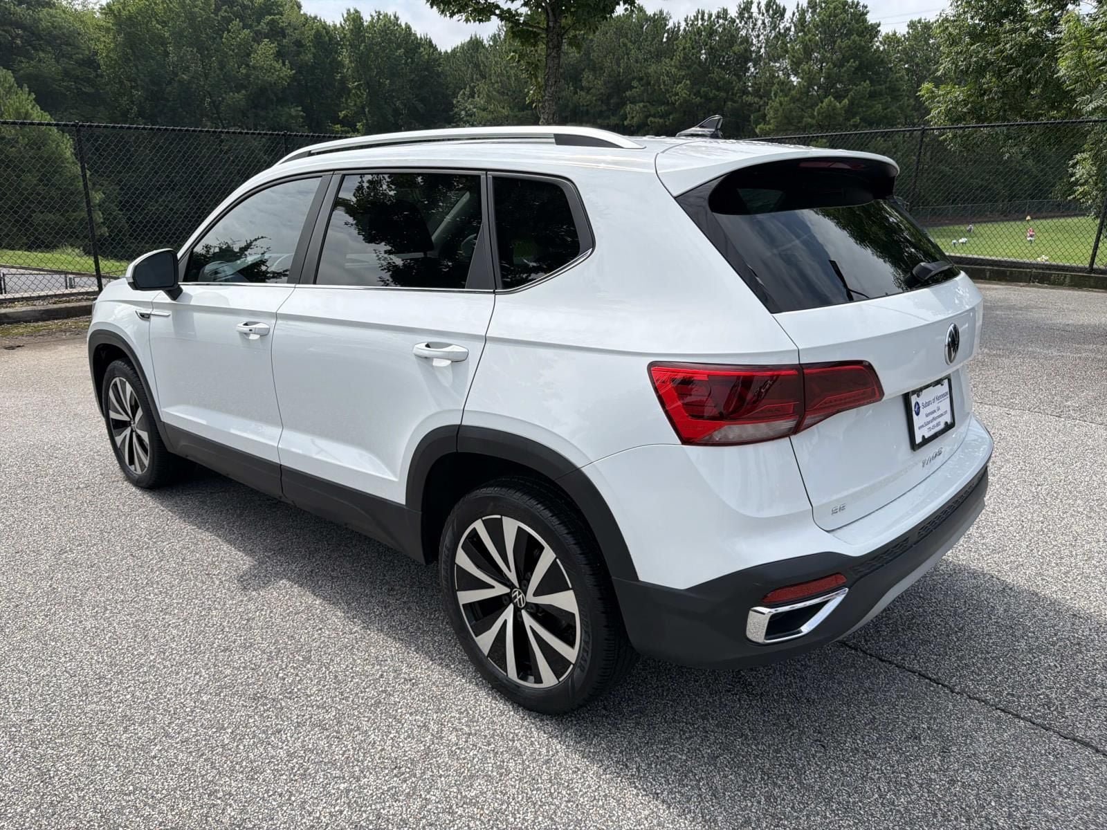 Used 2023 Volkswagen Taos SE FWD image 5