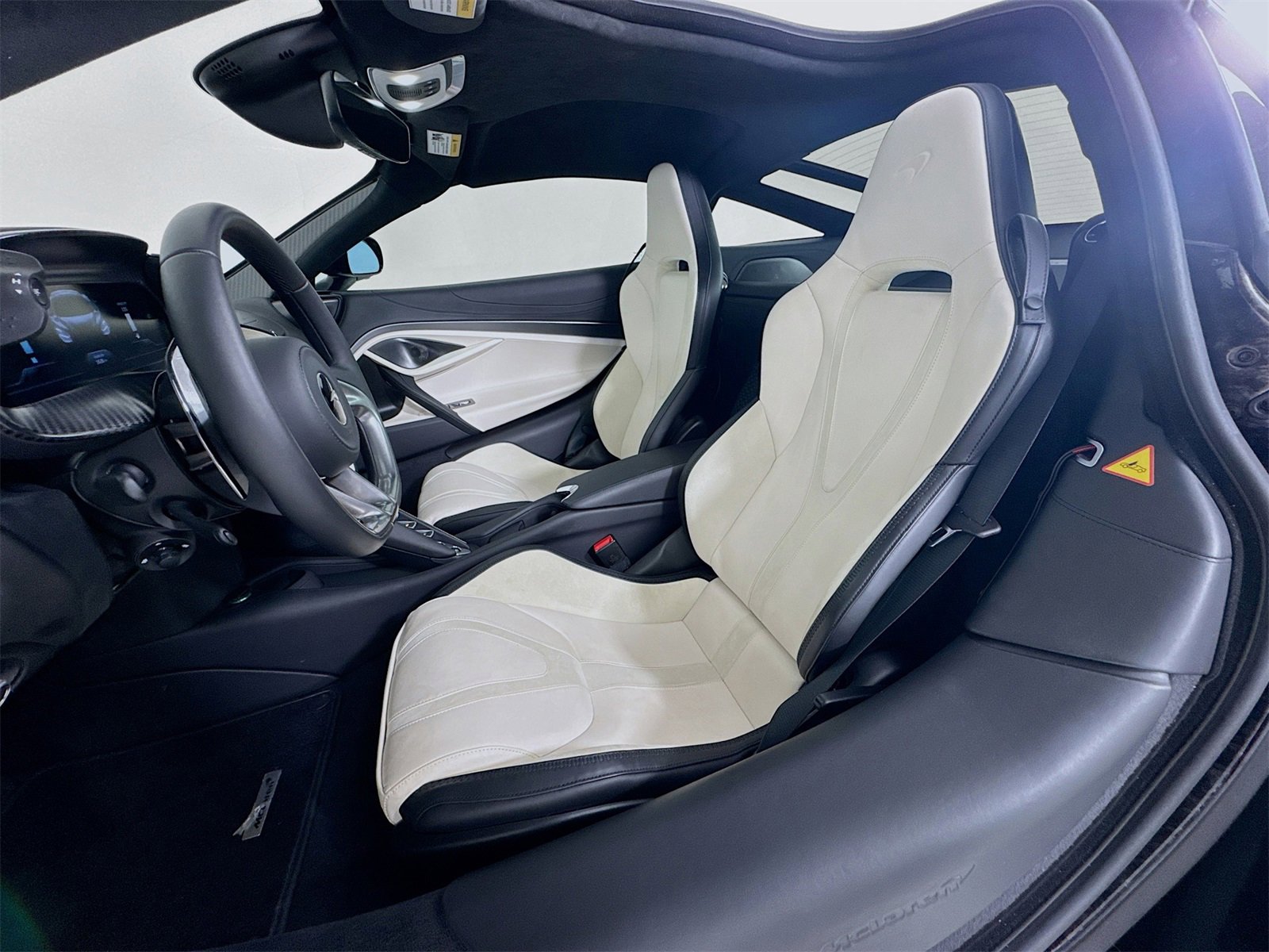 Used 2024 McLaren 750S image 19