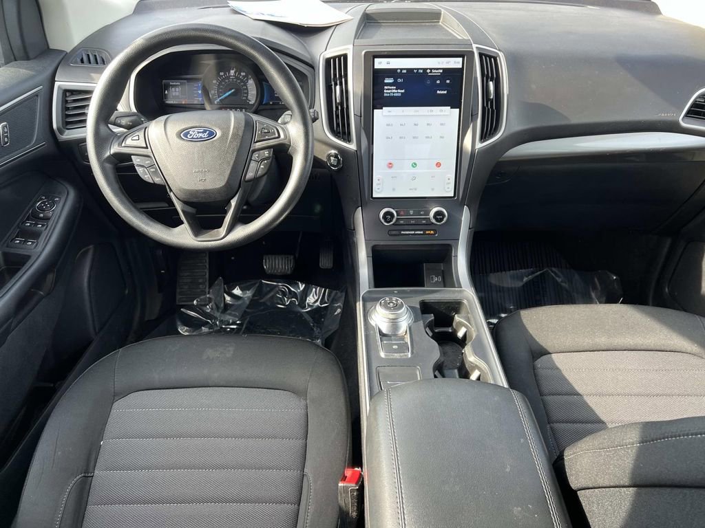 Used 2022 Ford Edge SE w/ Cargo Accessory Package image 3