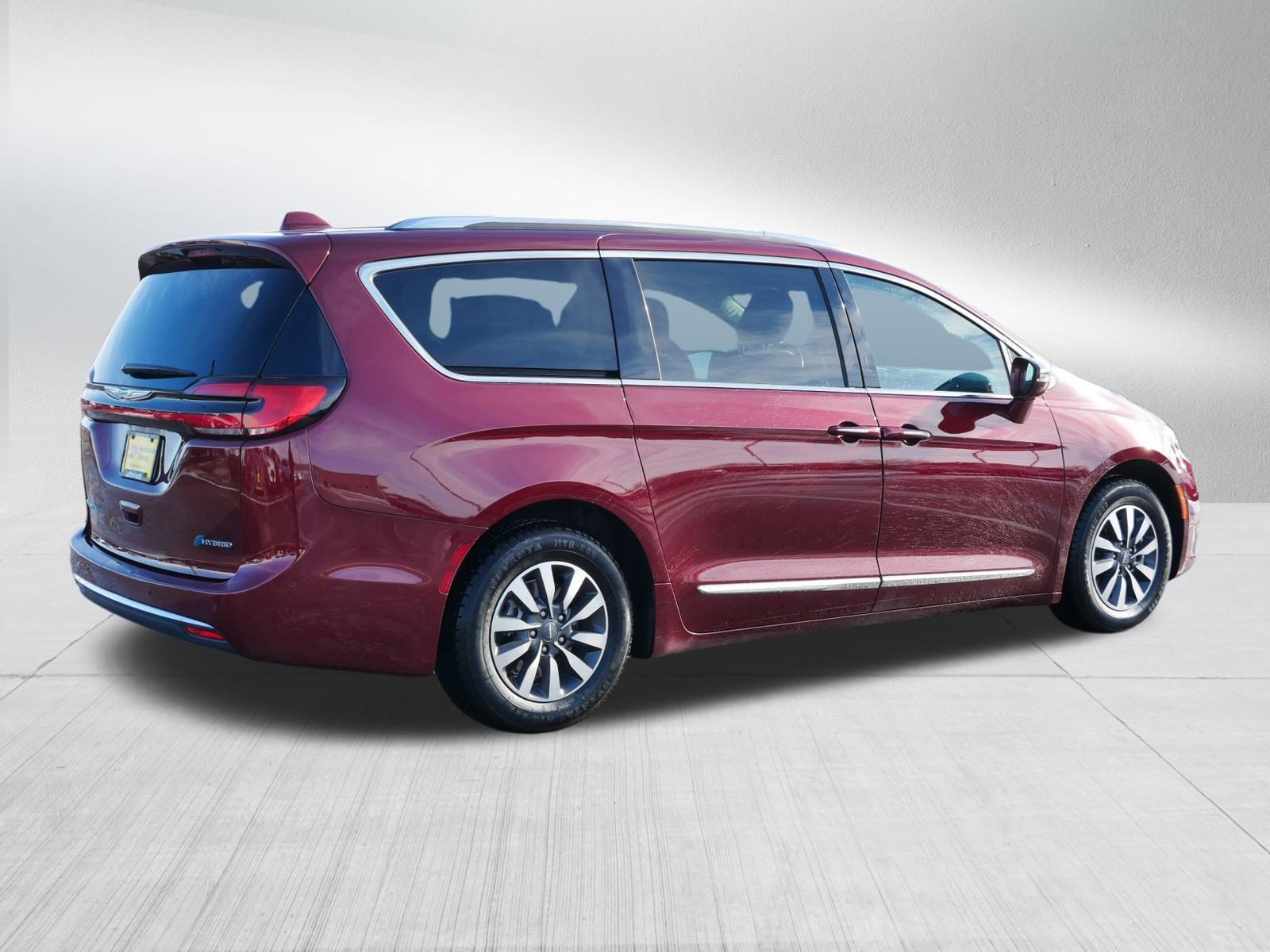 Used 2021 Chrysler Pacifica Limited image 7