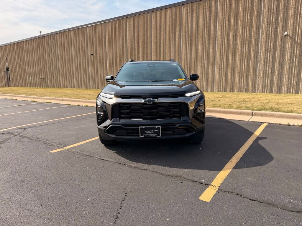 Used 2025 Chevrolet Equinox ACTIV AWD/4WD image 11