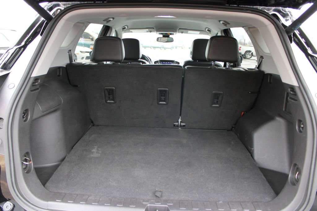 Used 2024 GMC Terrain SLT image 28