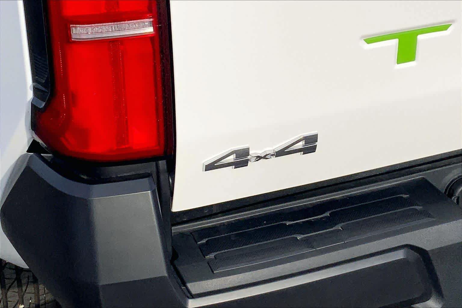 Used 2025 Toyota Tacoma SR AWD/4WD image 10