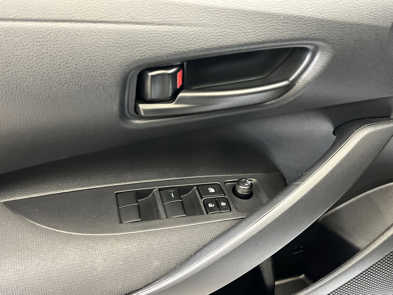 Used 2024 Toyota Corolla LE image 13