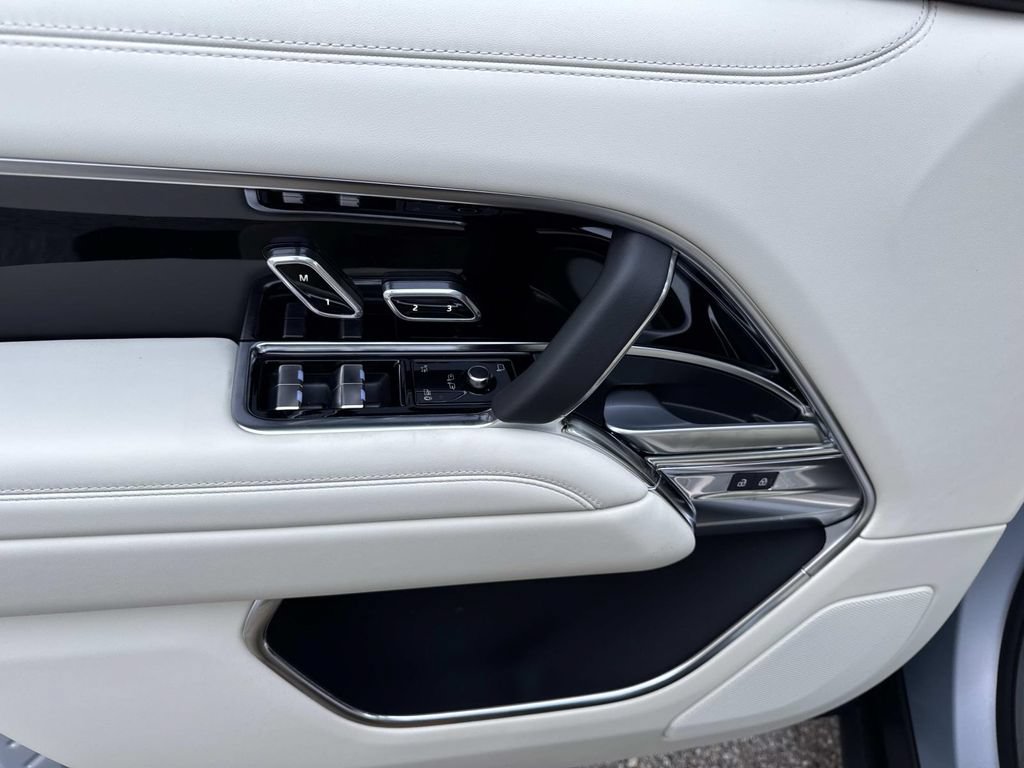 New 2026 Land Rover Range Rover SE AWD/4WD image 18