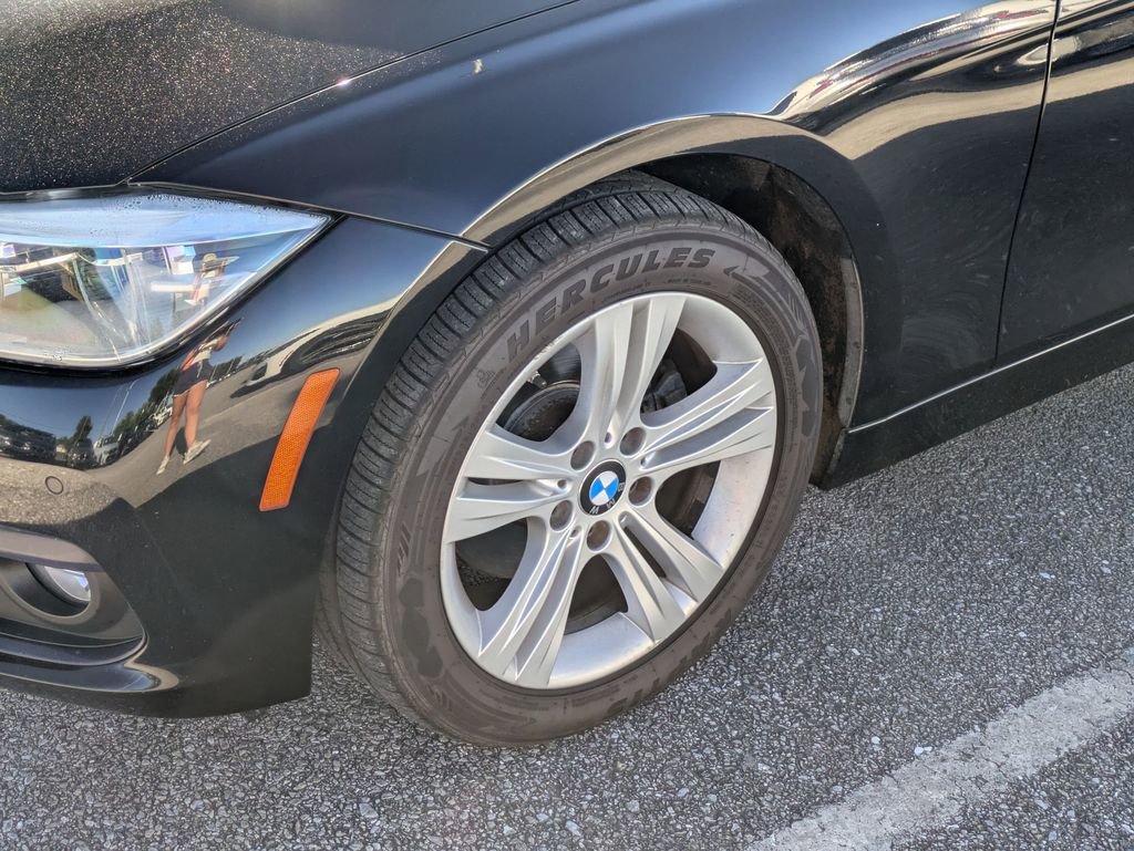 Used 2017 BMW 330i Sedan RWD image 5