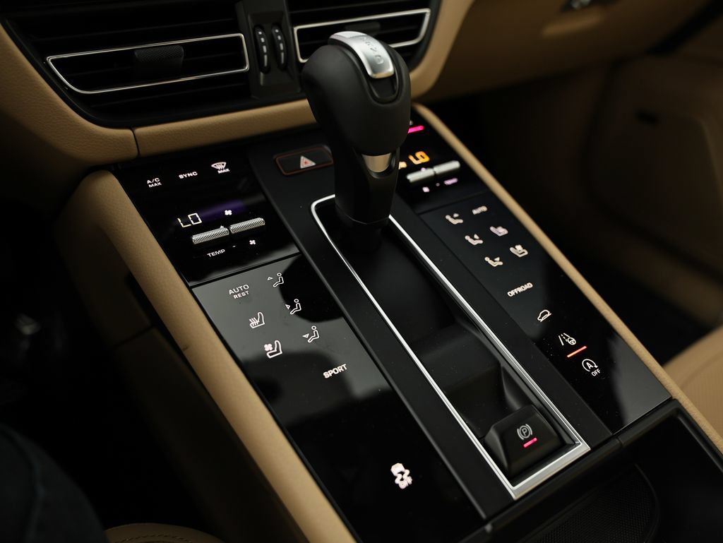 New 2026 Porsche Macan AWD/4WD image 39