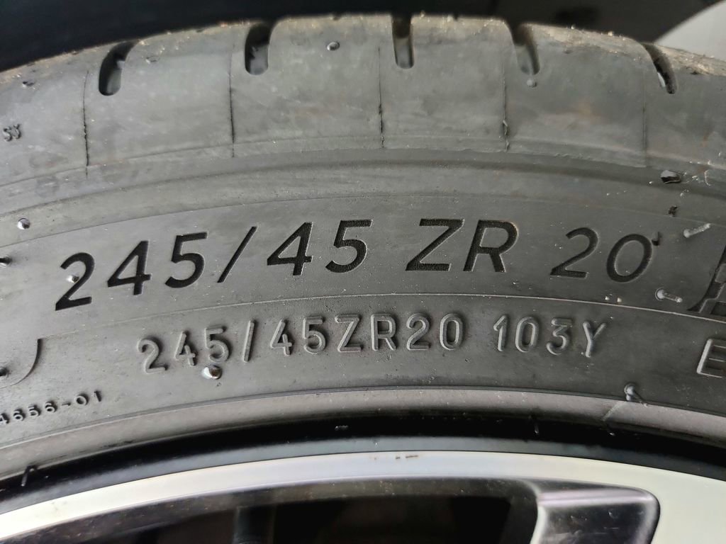 Used 2019 Volvo XC40 T5 R-Design AWD/4WD image 37