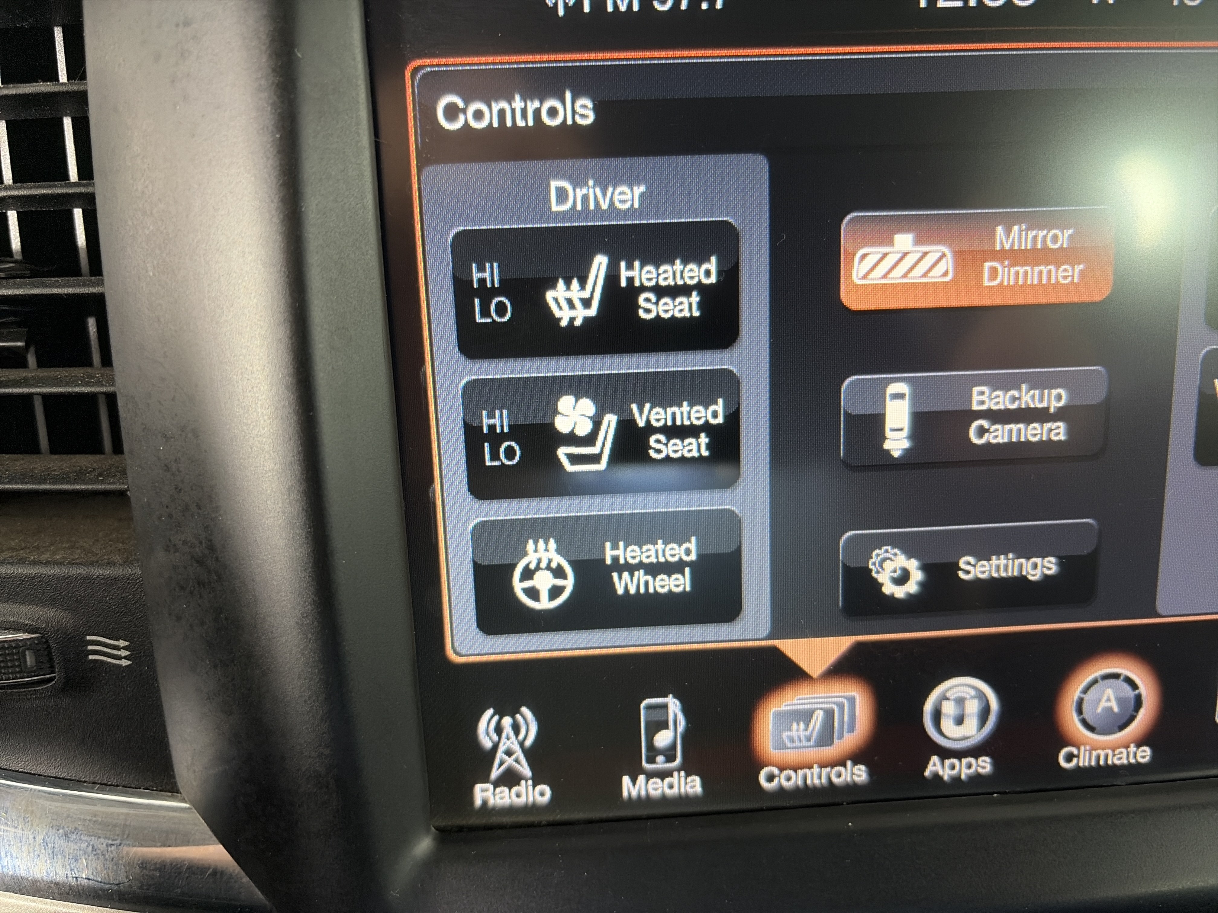 Used 2017 RAM 1500 Laramie AWD/4WD image 25