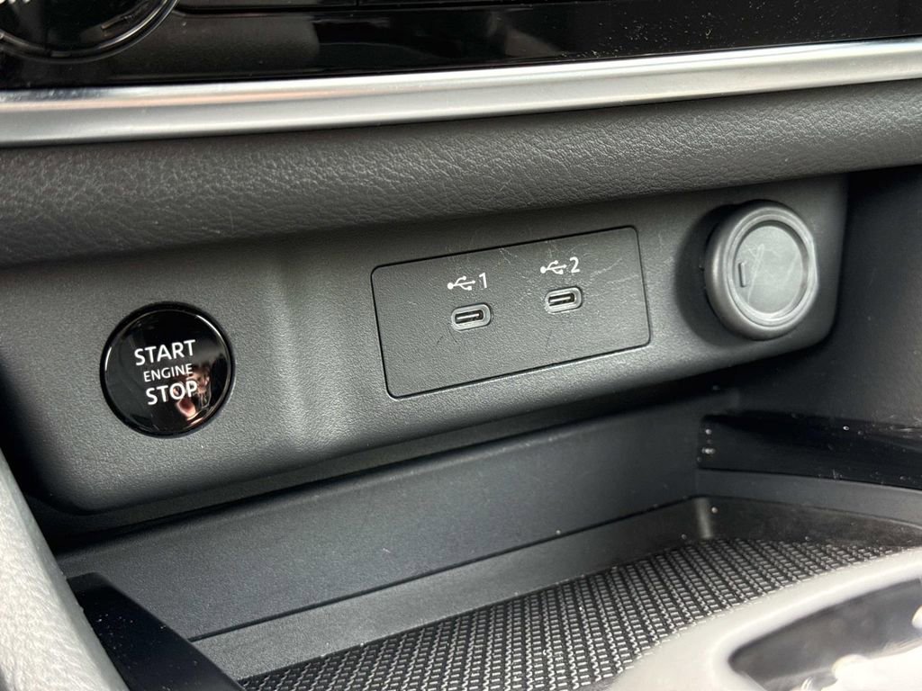 Used 2025 Nissan Rogue S AWD/4WD image 7